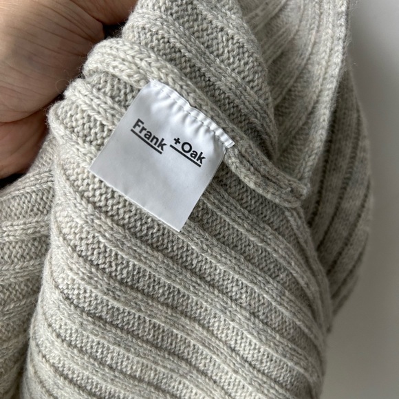 Frank + Oak grey
Wool blend  ribbed cropped oversized sweater - Picture 9 of 12